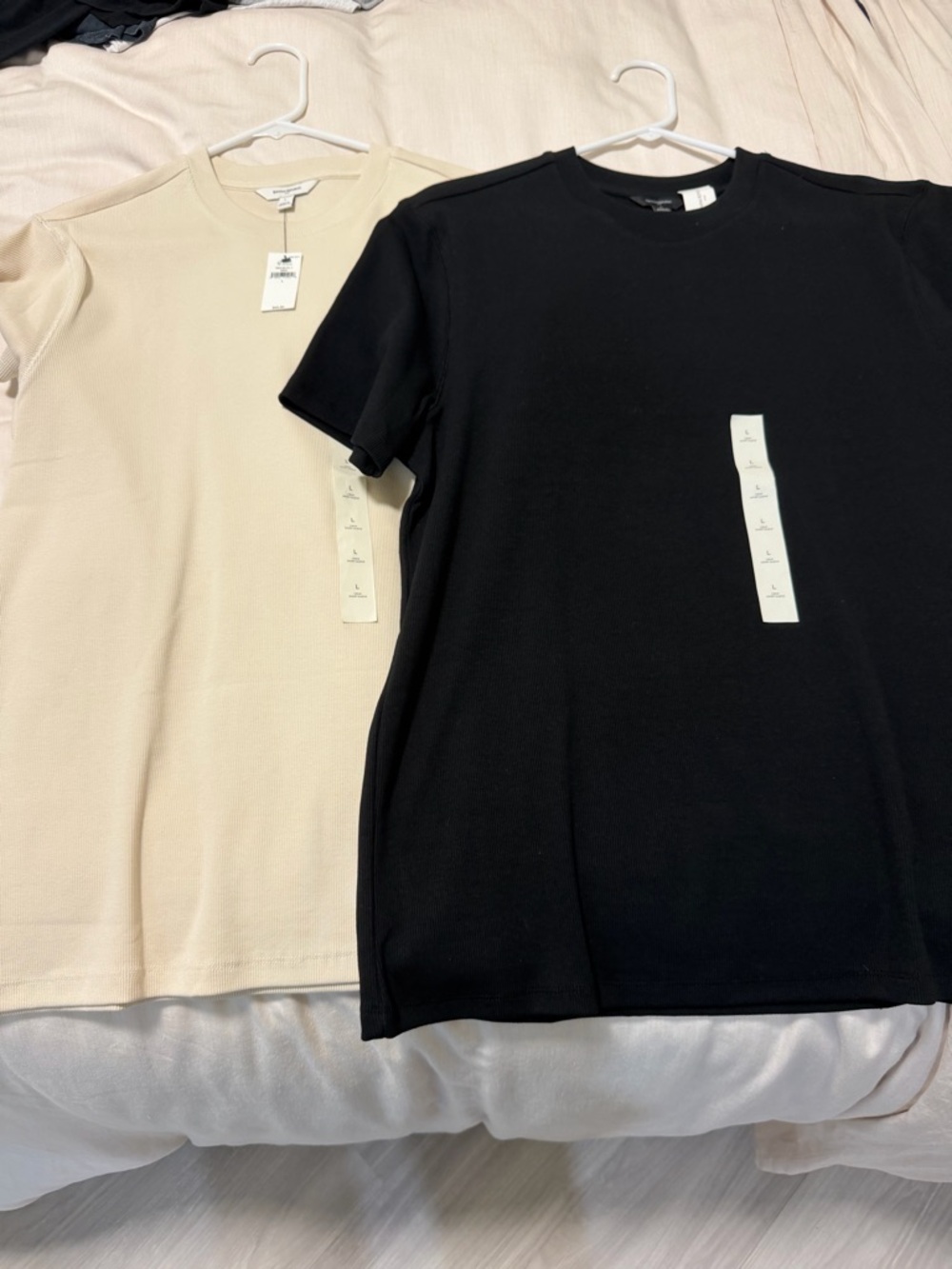 Banana Republic Short Sleeve Crew Neck Tee in Black and Cream
